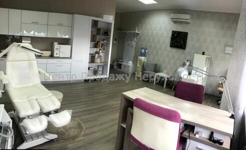 Продам комерційне приміщення вільного призначення, пр. Науки