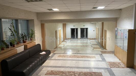 Здам приміщення з опаленням, метро Захисників України