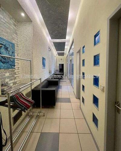 Здам офіс на Римарській, можна з 3-к квартирою поруч, метро 1 хвилина