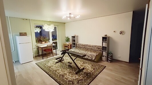 Стильна 3-кімнатна квартира з новим ремонтом поруч із метро