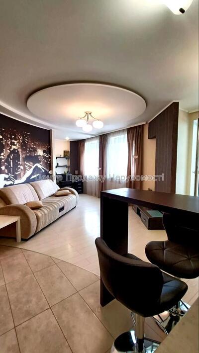 R8 Продам кватиру з ремонтом навпроти с/у Таврія по пр. Аерокосмічному