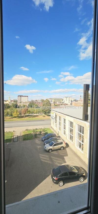 Продам малогабаритку на Нетеченській набережній