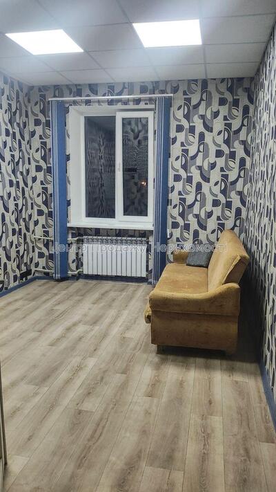 Продам студию Харків, Академіків Ахієзерів вул.