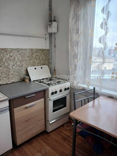 Продам 2 кімн. кв. Салтівка 522 м/р Нескорених