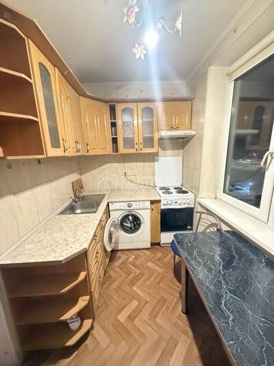 Продається 2х кв. квартира сертификат 45м2 квадратный холл