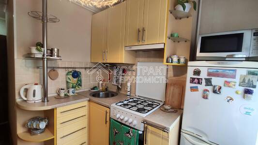 2 квартира-сталінка, 4/5, Центр, метро \