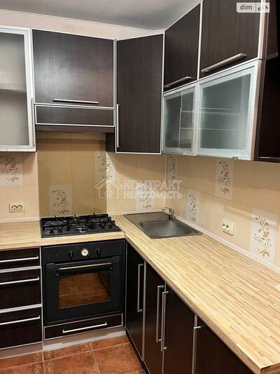 Продаж 3-х кімнатної  квартири 70 кв.м 7 хвилин від станції Захисників України