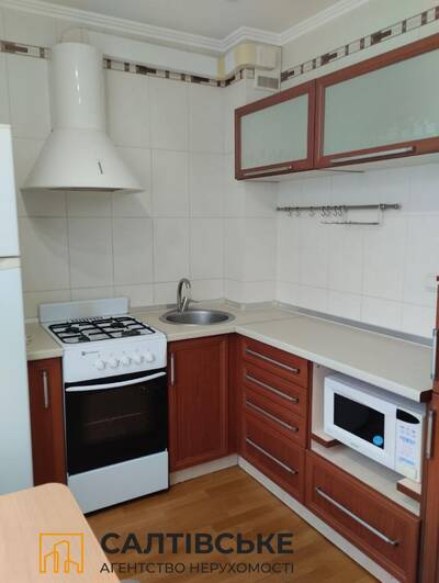 6905-ИП Продам 1к квартиру на Салтовке  Героев Труда 533м/р