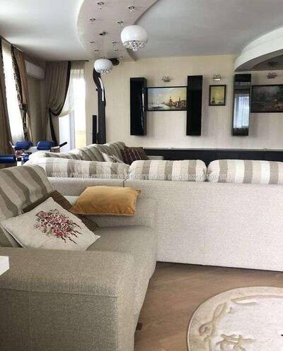 Продам 3 комнатную квартиру с ремонтом