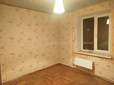 Продам 3 комнатную квартиру в центре. М46
