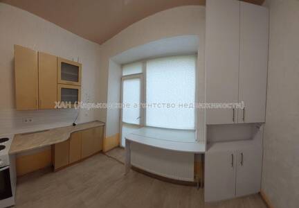 Продам квартиру-студию в центре .