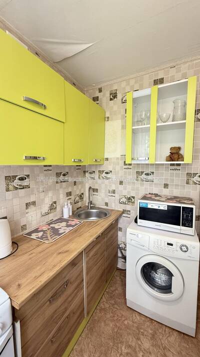 Продам 2 квартиру по Нескореных в 533 м -не