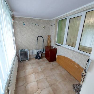 Продам 3кімн 73м капітальний ремонт,меблі, техніка 1/5поверх