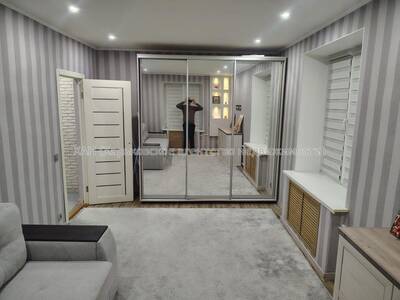 Продам 1 кімнатну квартиру з ремонтом