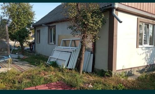 Продам окремий будинок з ремонтом та всі зручності в Черняхові 