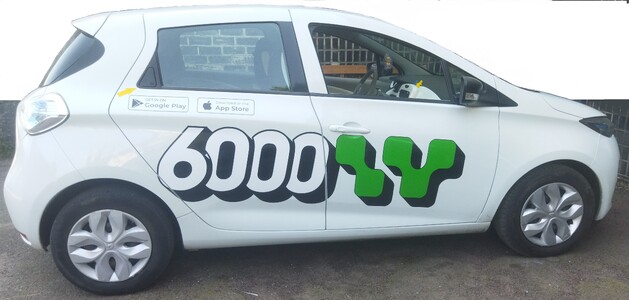 "Таксі 6000" пропонує роботу на авто.