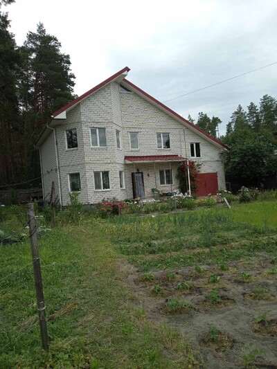 Продам будинок два поверхи вхід окремий