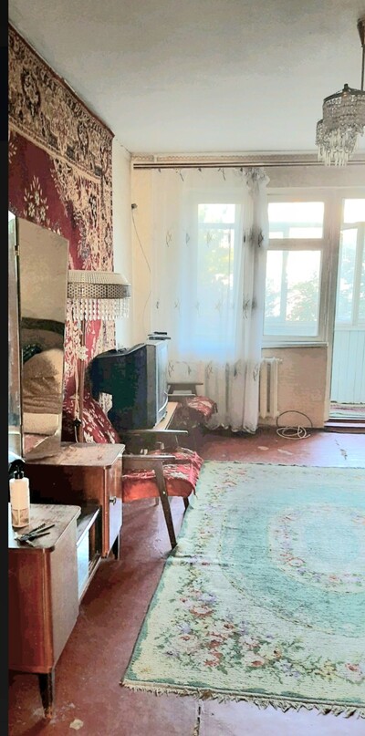 Продається двокімнатна квартира в центрі Житомира