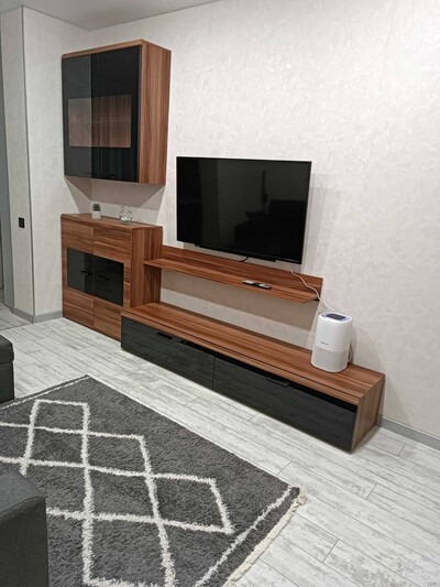 Квартира з євроремонтом, автономним (електро) опаленням