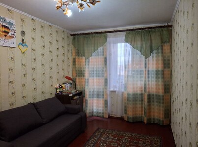 Продається 3 кімнатна квартира на Крошні