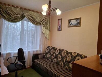 Продається 3х кімнатна квартира на Крошенській