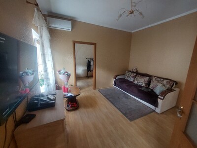 Продається частина будинку з ремонтом (загальний двір)