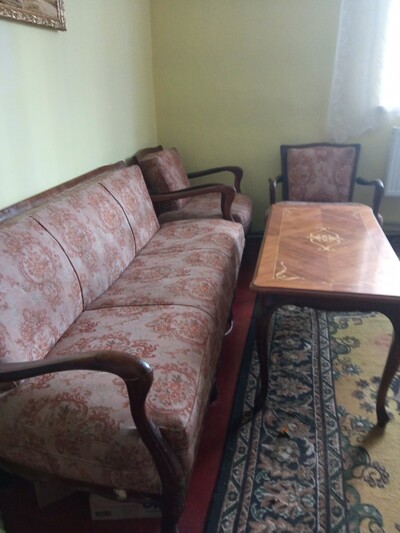 Антикваріатний гарнітур.