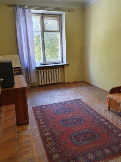 Продам квартиру в центрі міста, дуже гарна локація!