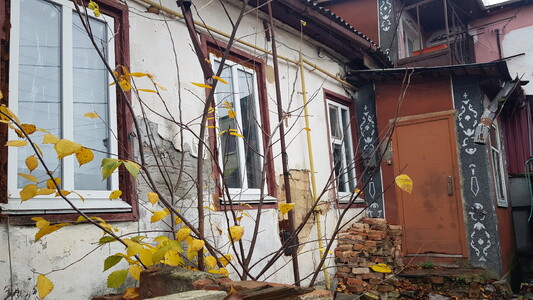 Продам частину будинку на Бульварі