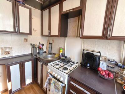 Продаж двух кімнатної квартири.Житній рн. Хлібна.