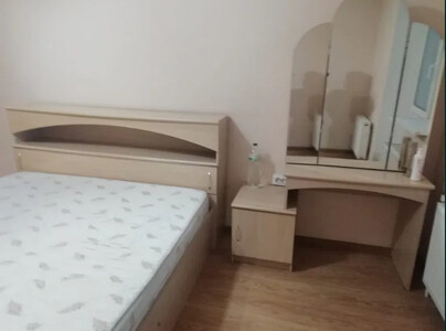 *ЖК Премьєр -Холл 2-х* кімнатна кв-ра, 78 кв.м. Поверх середній. Укомплектована, 2 с/в, гардеробна,