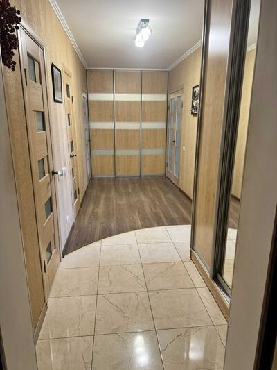 Продаю 2 кімн квартиру р-н Корбутівка Гідропарк проїзд І. Богуна, 5