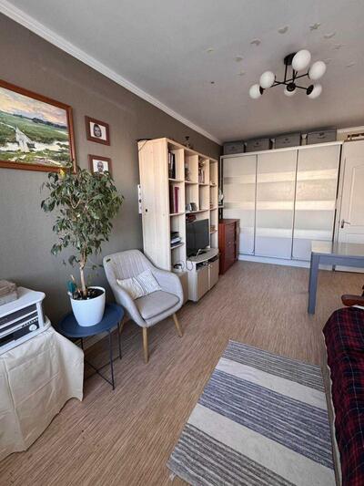 Прадається 3-х кімнатна квартира