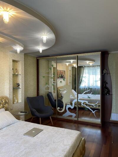 Продаж / Квартира  Дворівнева Стильна