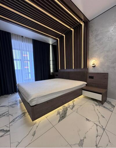 2 кімнатна з ремонтом на середньому поверсі