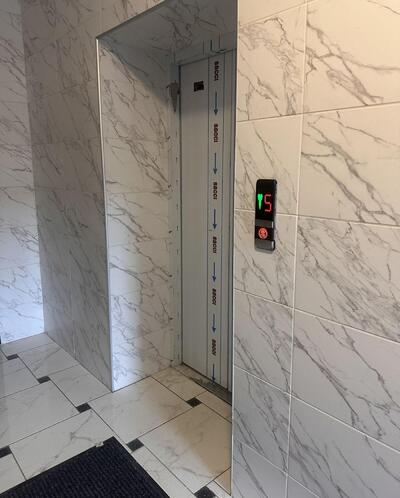 Двокімнатна на середньому поверсі Новобудова