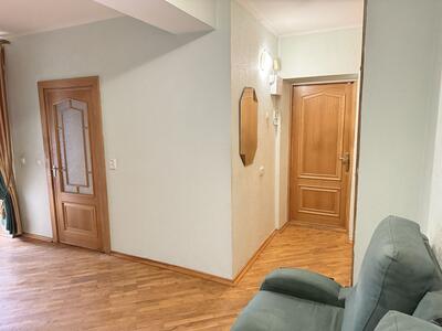 Продається 4-кімнатна квартира Центр