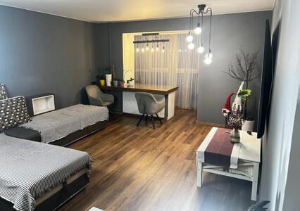 Продаж 3 кімнатної квартири на Корбутівці