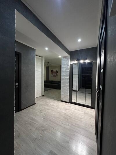 3-кімнатна квартира з ремонтом, меблями і технікою