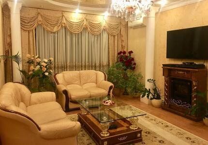 Продаж двоповерхового будинку