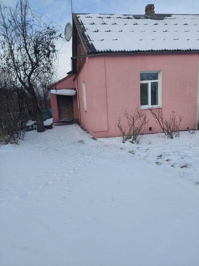 Продаж будинку від вланиска