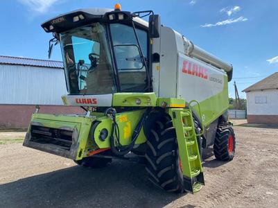 Комбайн клавішний Claas Lexion  540 Рік випуску - 2004 Двигун - Caterpillar С 9