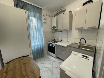 Продам 2 кімнатну квартиру в центрі
