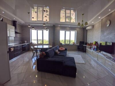 Продам 4-кімнатну квартиру, вул. Героїв Дніпра, 27/1, Придніпровський район, Черкаси