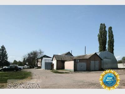 Гарне приміщення з діючим виробництвом олії та всім необхідним обладнанням.