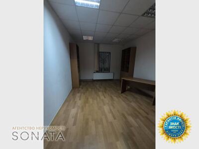 Продаж фасадного комерційного приміщення в центрі м. Черкаси. Бульвар Шевченка.