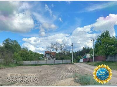 Продається приватизована земельна ділянка з прямим виходом на воду р.Дніпро.