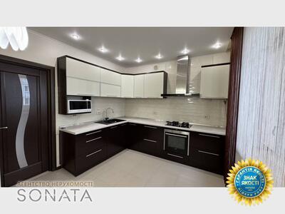 Продам 3-кімнатну квартиру, вул. Університетська, 14, Соснівський район, Черкаси