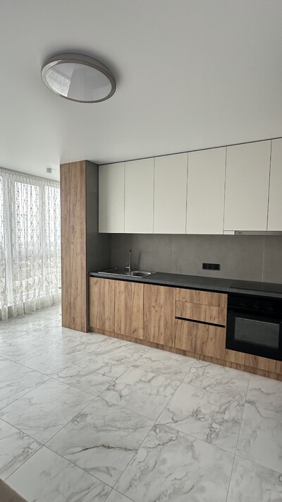 Повноцінна двокімнатна квартира 73 кв.м. Вид на р. Дніпро.