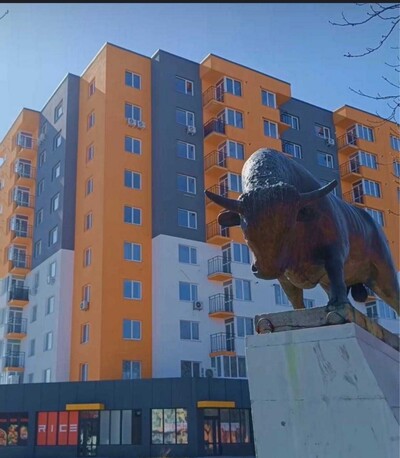 Продам простору квартиру у сучасному будинку